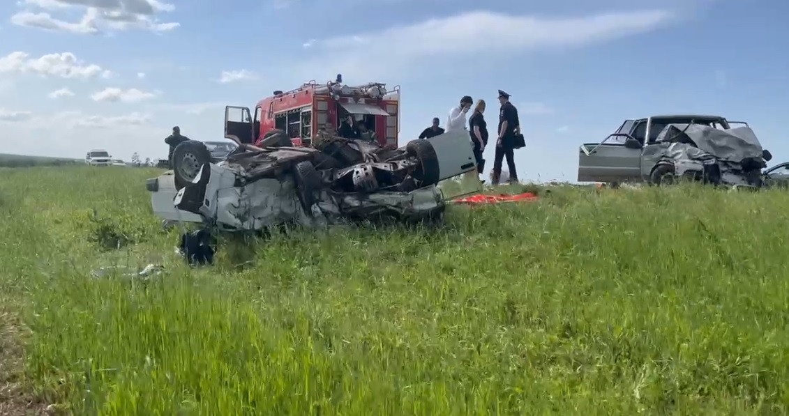 Три человека погибли, пятеро пострадали в аварии в Новоалександровском округе
