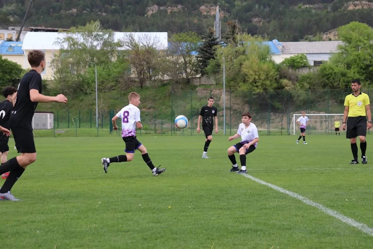 Юные кисловодские футболисты преуспели на всероссийском турнире «Dream League Cup» Юные кисловодские футболисты преуспели на всероссийском турнире «Dream League Cup»