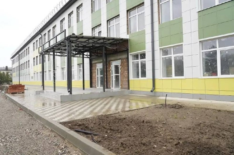 Прокуратура обязала подрядчиков ускорить ремонт школы в Арзгире до 1 сентября Прокуратура обязала подрядчиков ускорить ремонт школы в Арзгире до 1 сентября