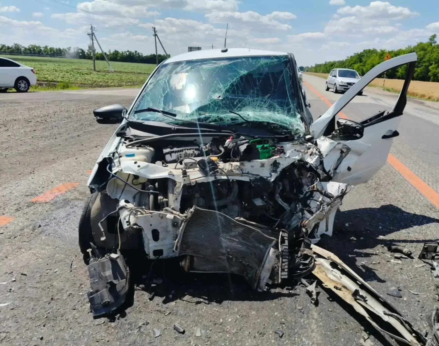Мать с двумя детьми попала в больницу после тройной аварии на Ставрополье