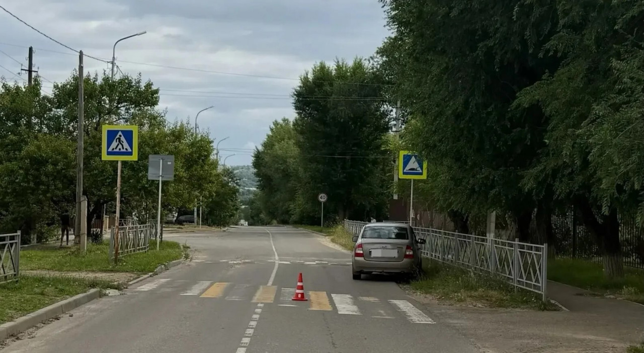 54-летняя женщина попала под колеса автомобиля на "зебре" в Светлограде