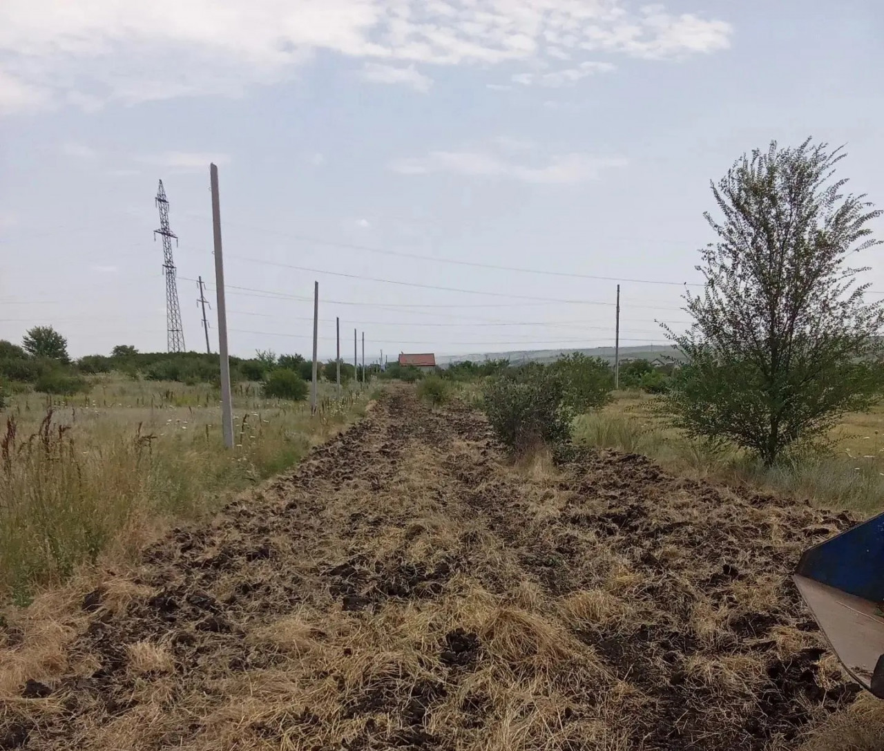 Противопожарная опашка продолжается в Старвополе