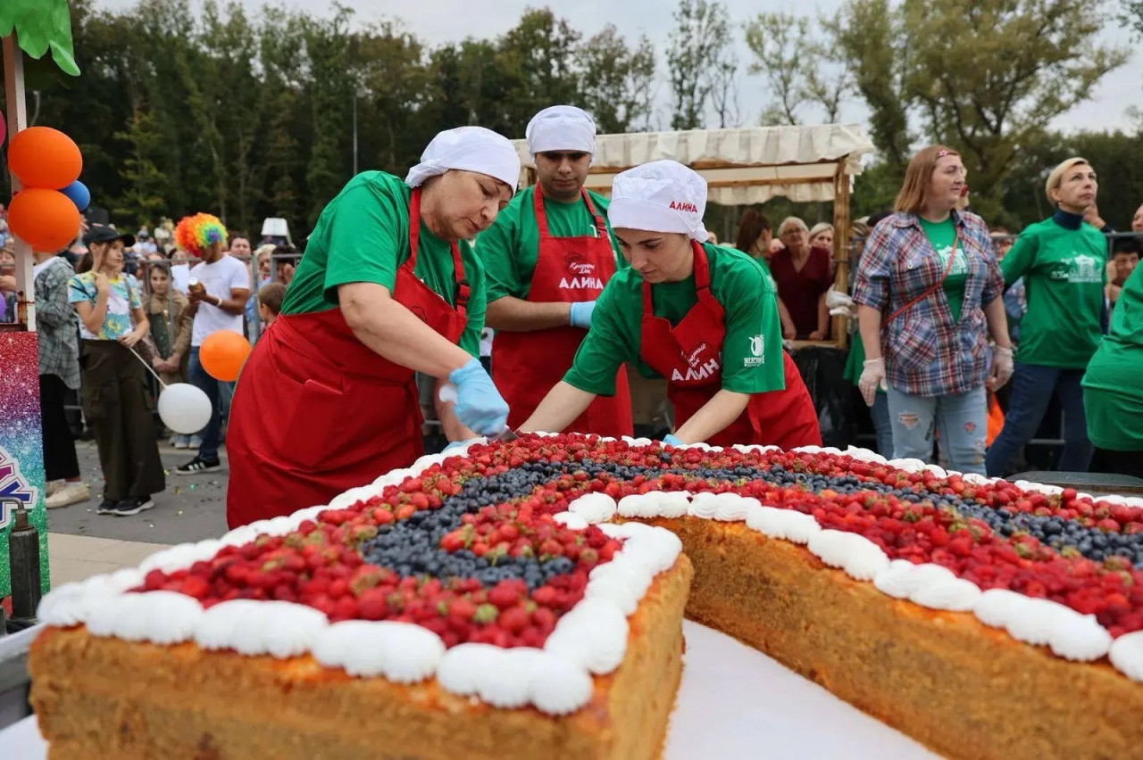 "Идем на всероссийский рекорд": огромный торт приготовят на День города в Железноводске