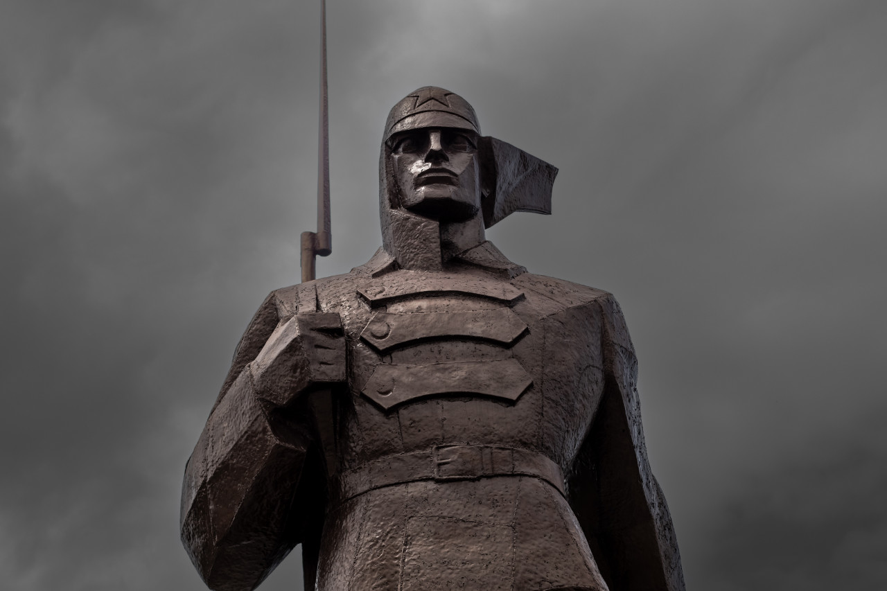 Чрезвычайную пожароопасность и штормовое предупреждение объявили на Ставрополье