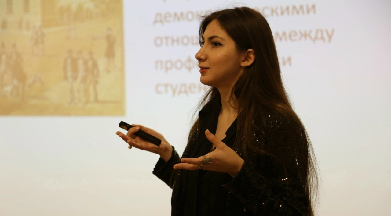 Пояснила за литру: филолог из Ставрополя рассказала о себе и своем крупном паблике