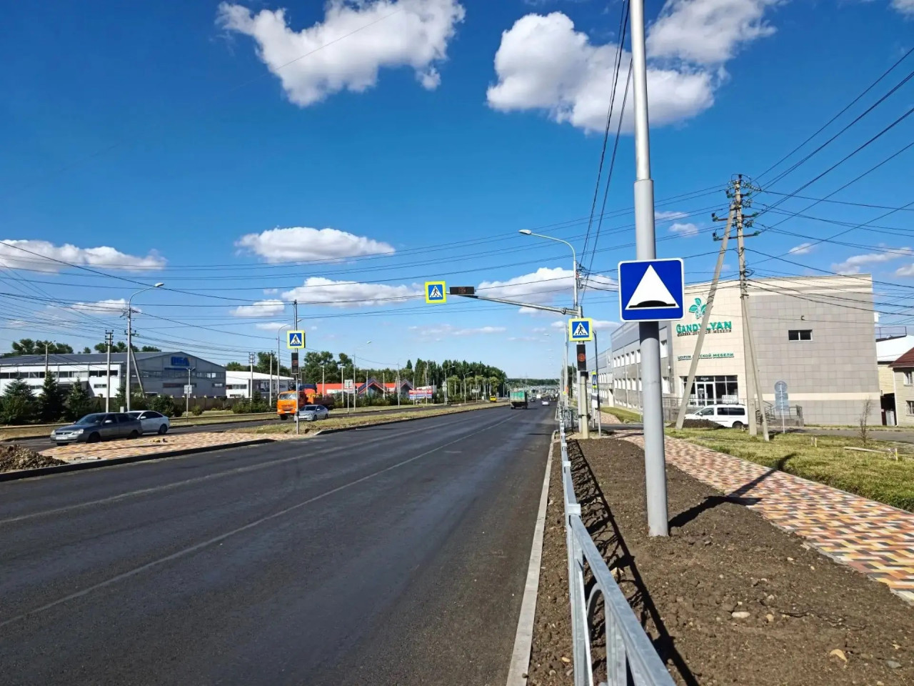 Светофор с кнопкой установили на проспекте Кулакова в Ставрополе
