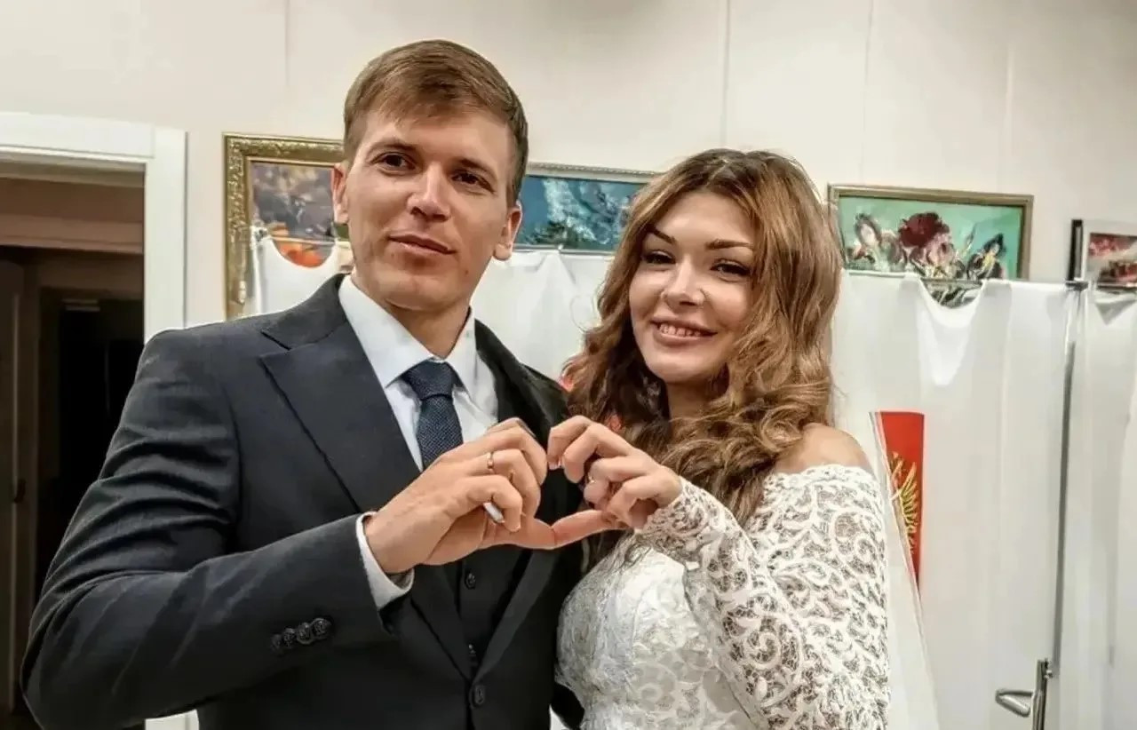 В свадебной одежде и ростовых костюмах: как на выборах 2026 года голосуют молодые ставропольчане