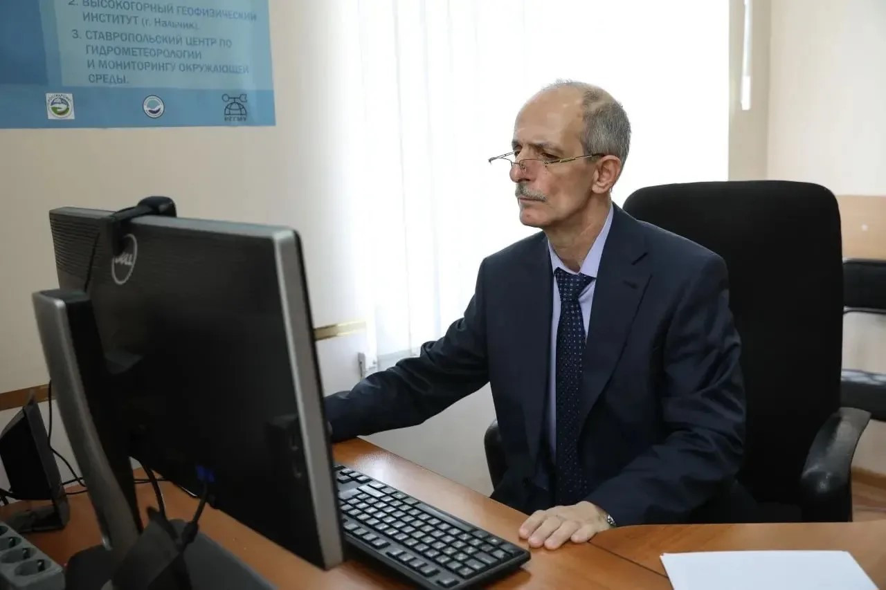 Улица теплее дома: эксперт СКФУ объяснил физику осеннего парадокса