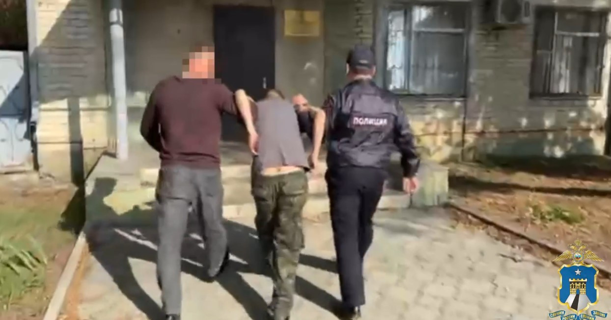 Полиция задержала мужчину, сжигавшего венки на Вечном огне в Ставропольском крае