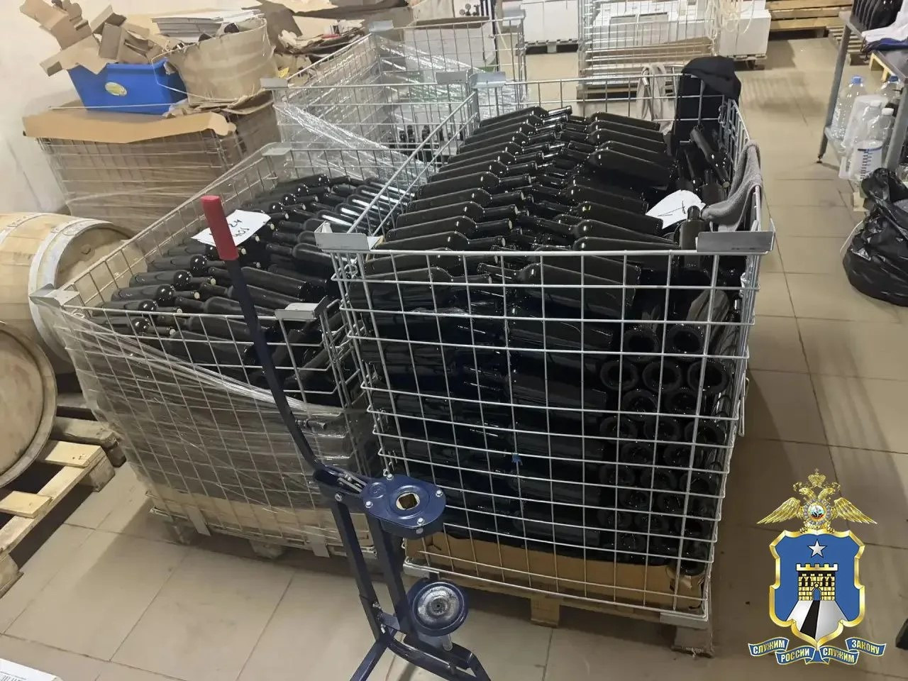 Почти 3 тысячи бутылок домашнего вина изъяли у бизнесмена на Ставрополье Почти 3 тысячи бутылок домашнего вина изъяли у бизнесмена на Ставрополье