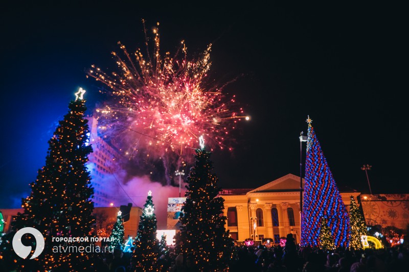 Cтавропольская елка зажглась разноцветными огнями