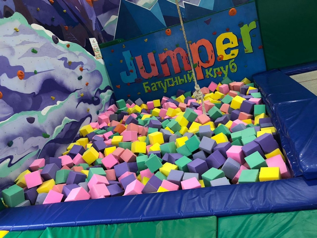 Батутный клуб «Jumper» Батутный клуб «Jumper»