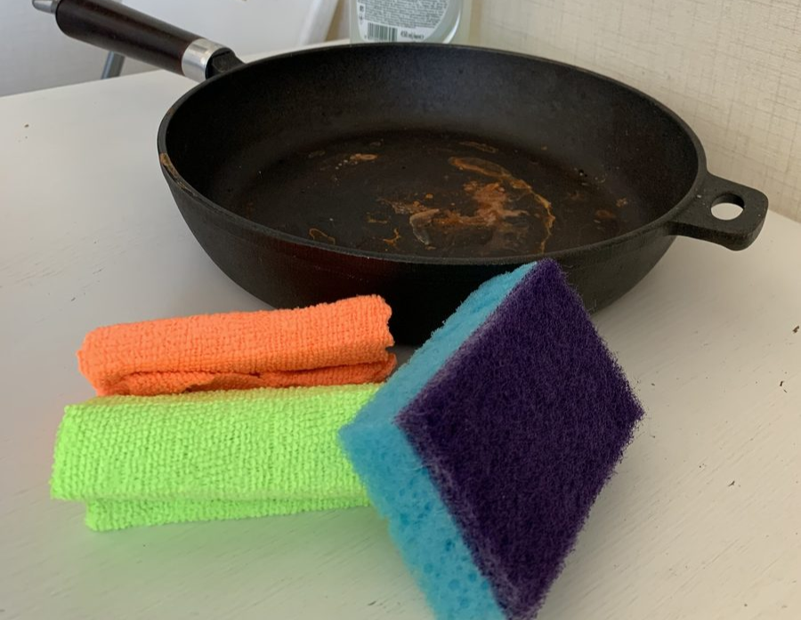 как отмыть грязную сковородку